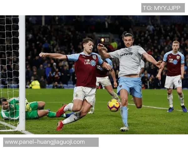 西布朗主场迎战雷丁期待精彩对决双方争夺关键三分的激烈较量 西布朗主场迎战雷丁期待精彩对决双方争夺关键三分的激烈较量